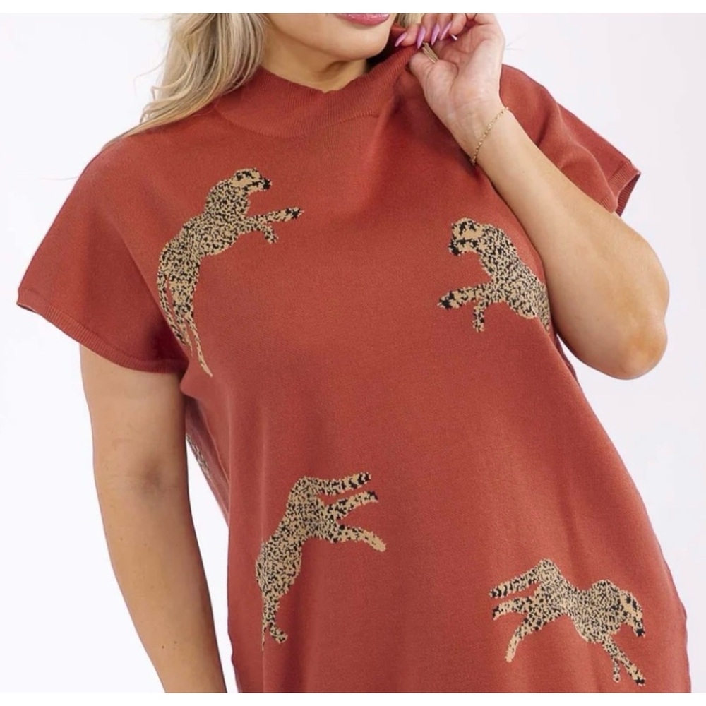 Entro | cheetah graphic mock neck knit top